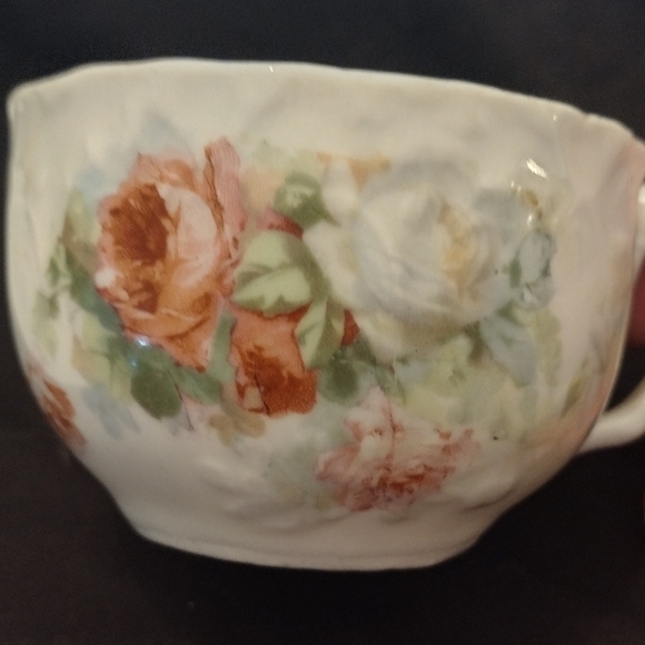 Vintage Unmarked Porcelain Floral Tea Cup and Saucer - Picture 2 of 8